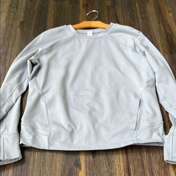 Lululemon It’s Rulu Classic Fit Crew Fleece Sz 8 EUC - Picture 2 of 9